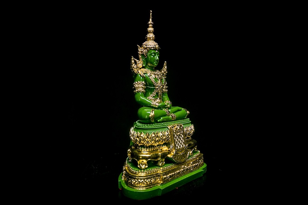 พระแก้วมรกต ฤดูร้อน ฤดูหนาว ฤดูฝน