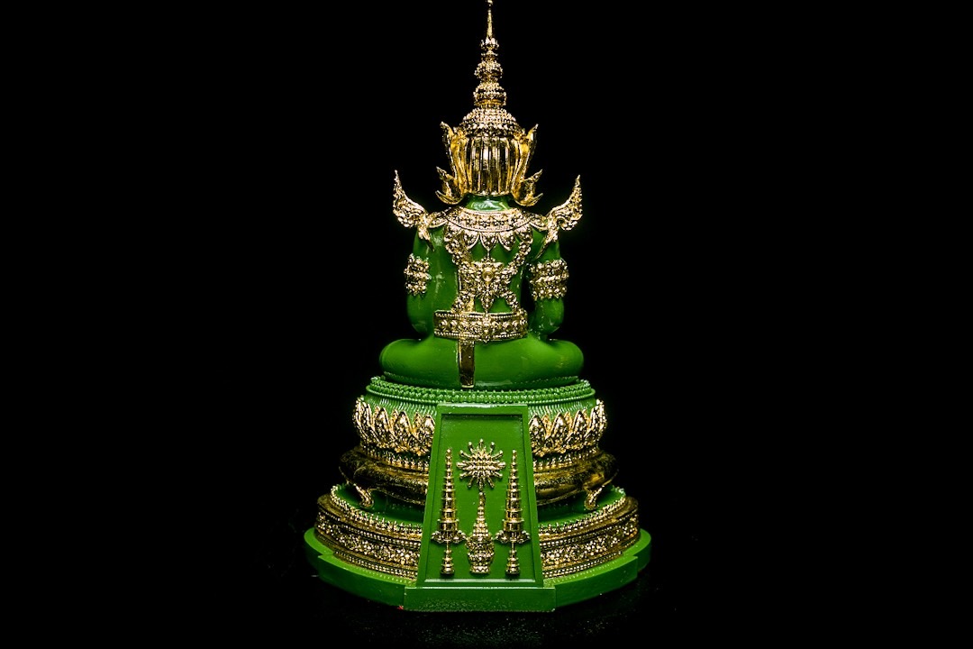 พระแก้วมรกต ฤดูร้อน ฤดูหนาว ฤดูฝน